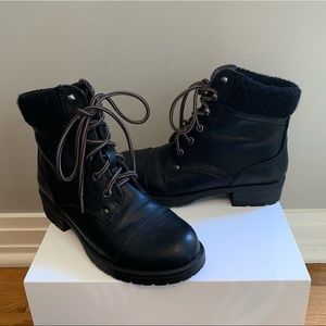 Cute black lace up combat style boots 🥾